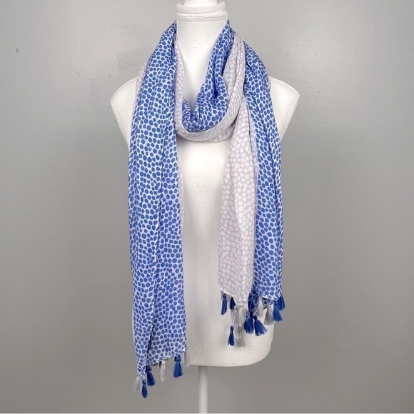 Banana Republic Factory blue gray print tassel trimmed sheer scarf, 33”x80”. - Picture 6 of 7